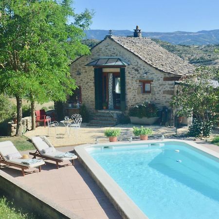 Borda De Fadrin Pension Ipies Buitenkant foto