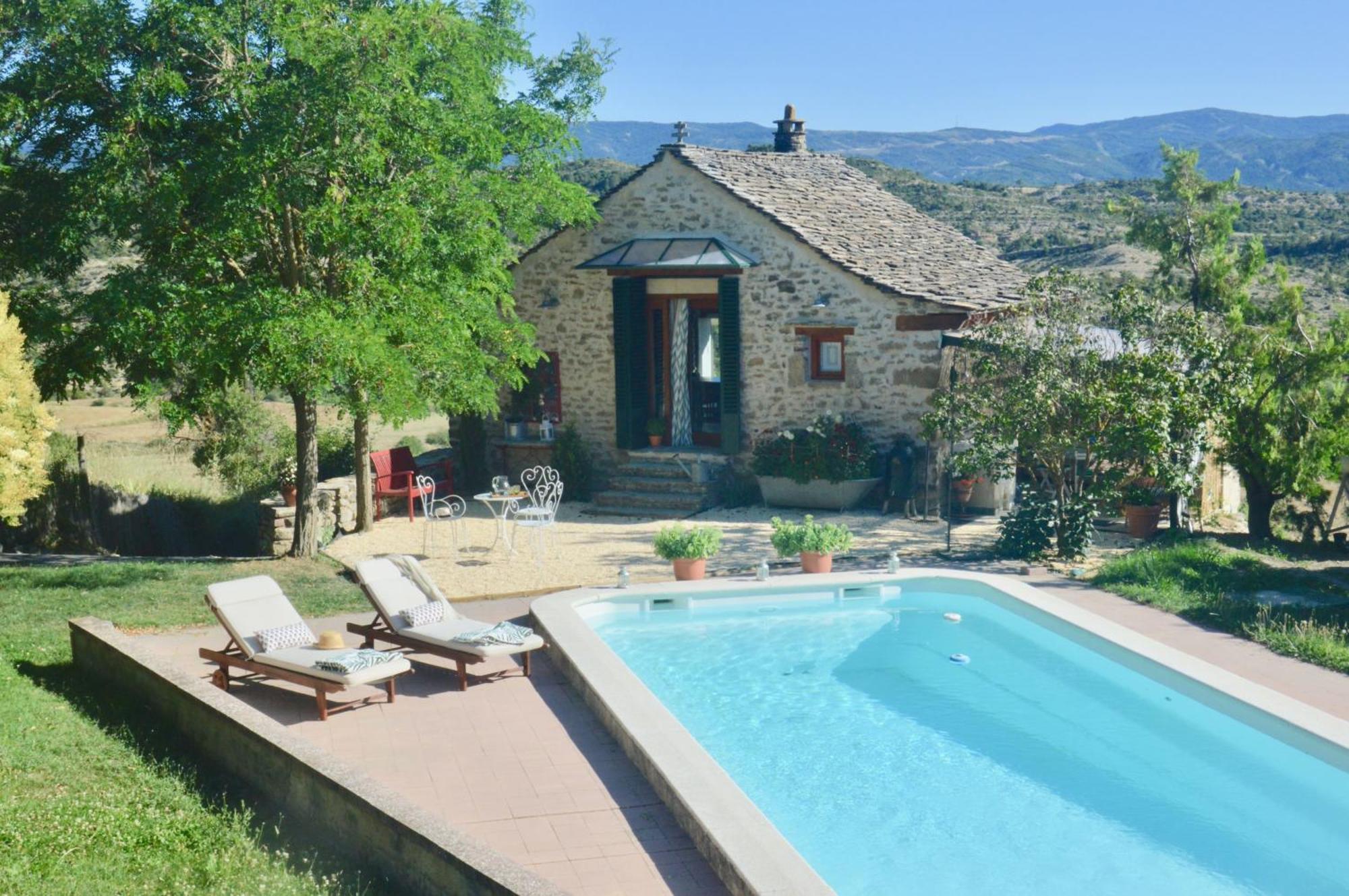 Borda De Fadrin Pension Ipies Buitenkant foto