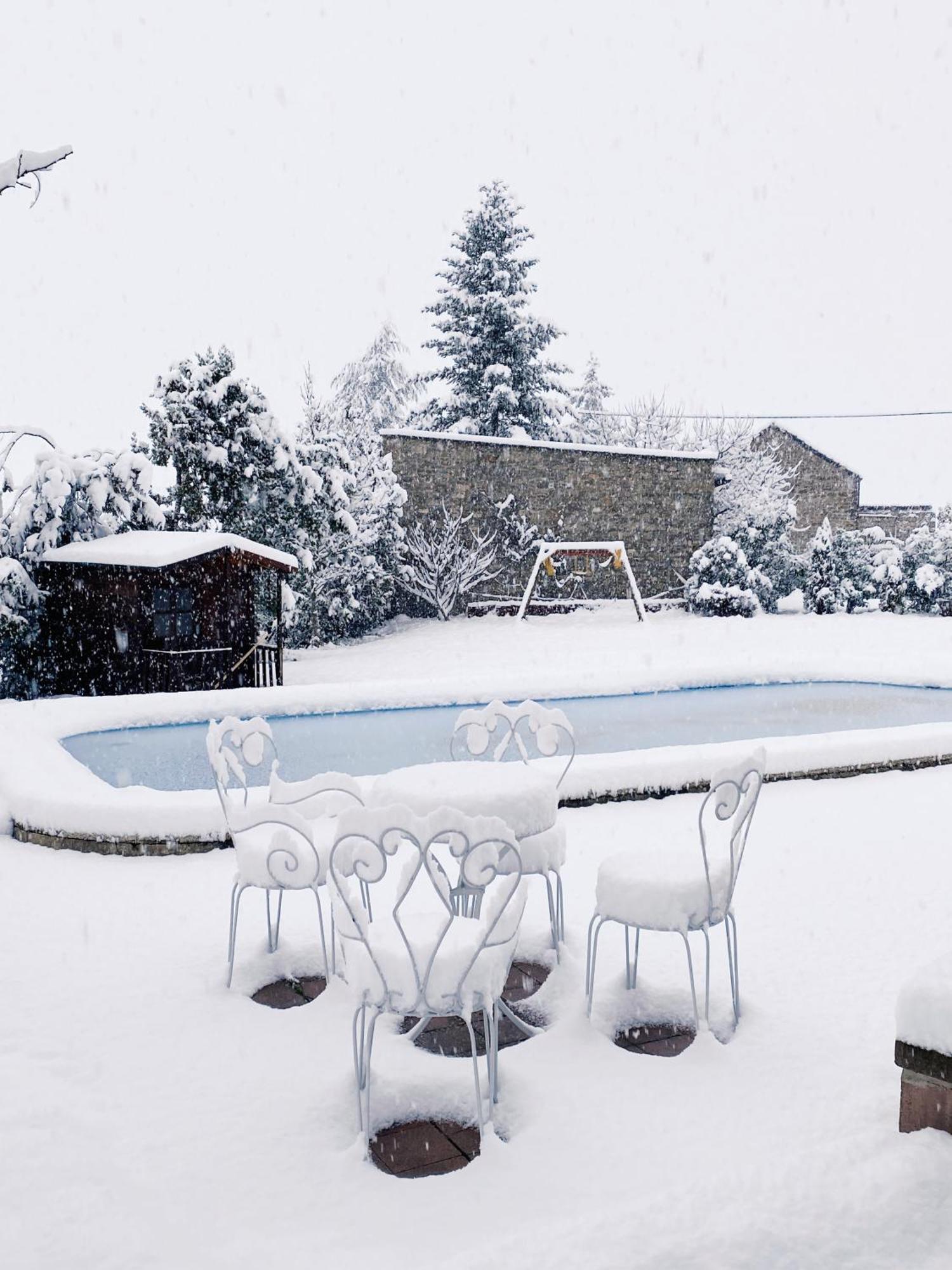 Borda De Fadrin Pension Ipies Buitenkant foto